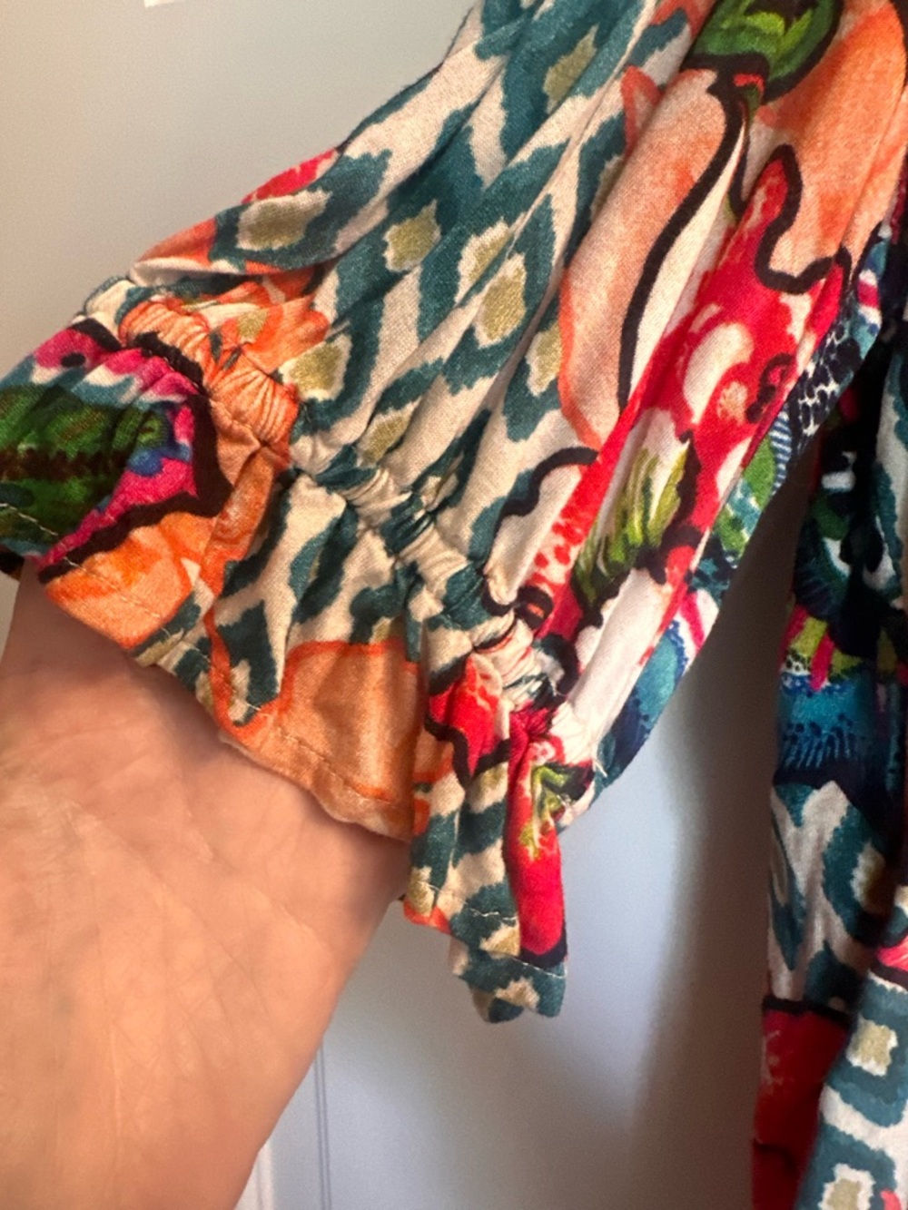 ANTHRO Blink London Floral Multicolor V-Neck Women’s Flowy Top - Picture 4 of 6